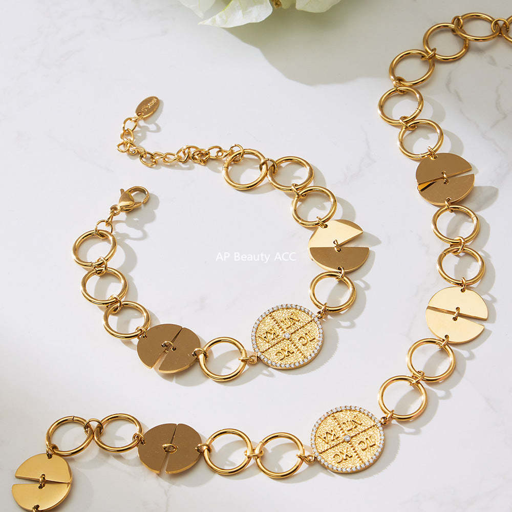 B廠-歐美新款配飾不鏽鋼圓片字母鑲嵌鋯石項鍊手鍊套裝鍍18k金「TXP488」25.11-4