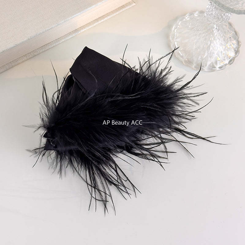E廠-黑色羽毛緞面三角抓夾頭飾女高級感2025新款飽滿後腦勺鯊魚髮夾子「27785」25.12-2