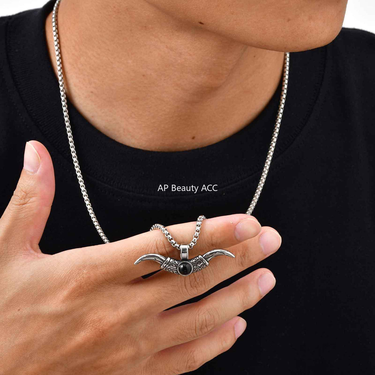 G廠-歐美不鏽鋼男牛角個性頸鏈嘻哈配飾批發霸氣牛角惡魔之眼「PN-2244」25.11-1