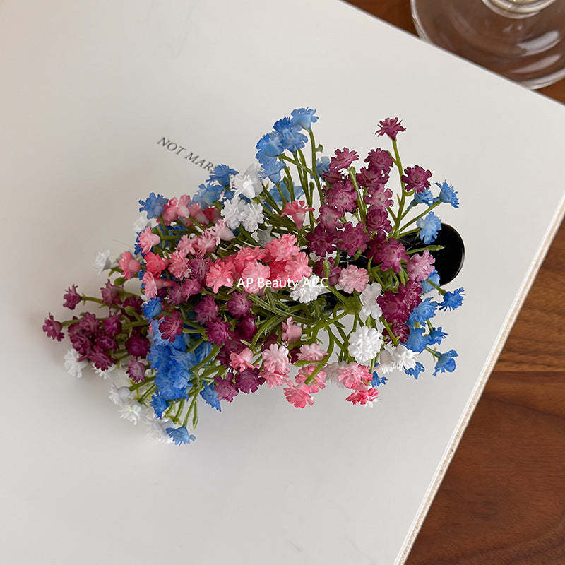 E廠-劉亦菲同款滿天星花朵鴨嘴夾髮卡仿真花朵髮夾新娘氛圍感拍照髮飾「27642」25.11-1