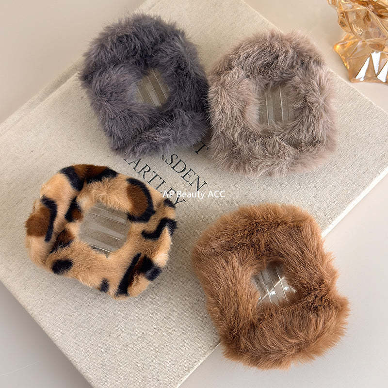 E廠-秋冬橢圓毛絨髮夾女後腦勺高級感毛毛鯊魚夾大號盤髮量多豹紋夾子「26154」25.11-1