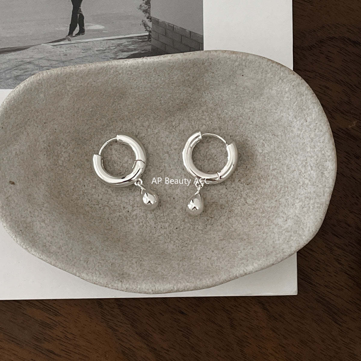 C廠-簡約冷淡風水滴耳環女個性時尚高級感銀針耳圈小眾設計氣質新耳飾「EH-4435」25.12-2