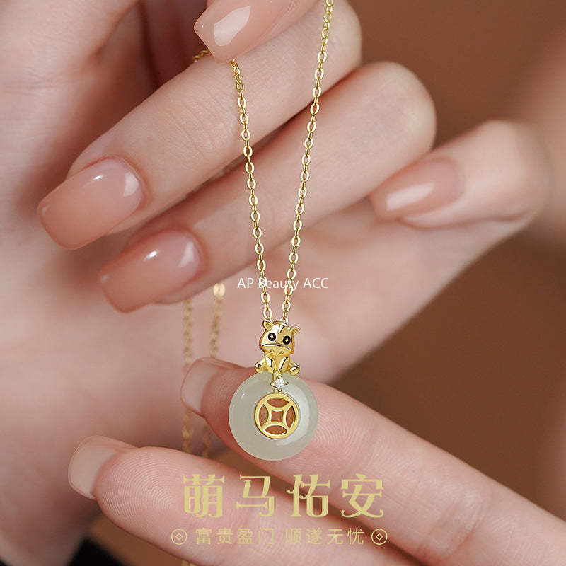 D廠-原創純銀S925小馬項鍊銅錢平安扣萌馬佑安本命年和田玉鎖骨鏈「YC3569N_1」25.12-2