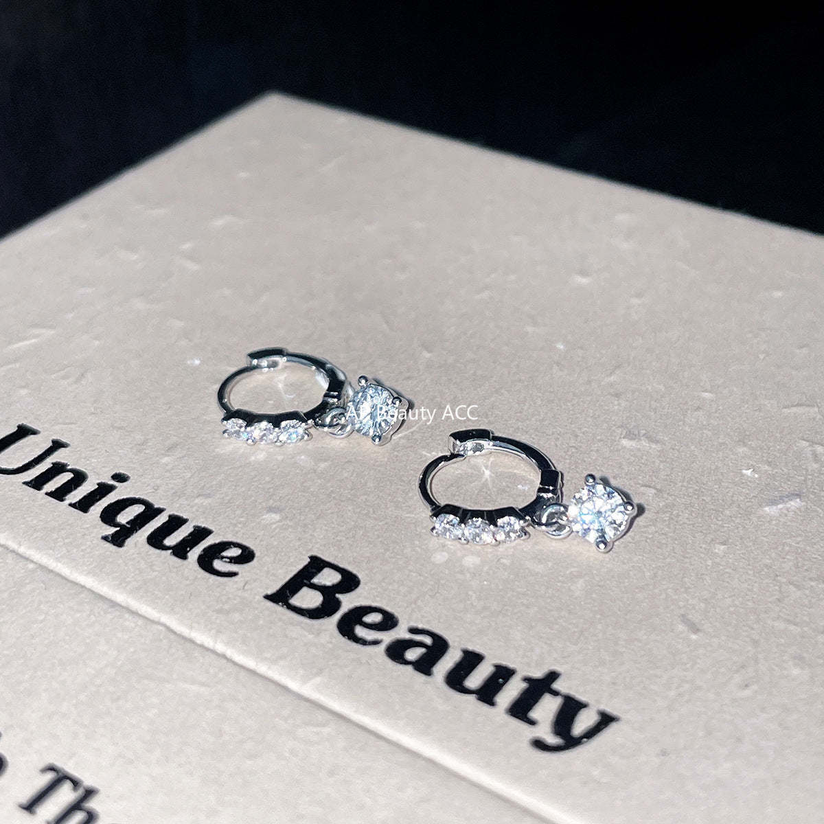 C廠-超閃水滴吊墜鋯石耳環女極簡日常高級感鈦鋼耳扣輕奢百搭秋冬耳飾「EH-4258」25.11-3