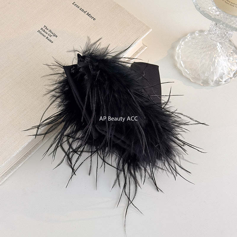 E廠-黑色羽毛緞面三角抓夾頭飾女高級感2025新款飽滿後腦勺鯊魚髮夾子「27785」25.12-2