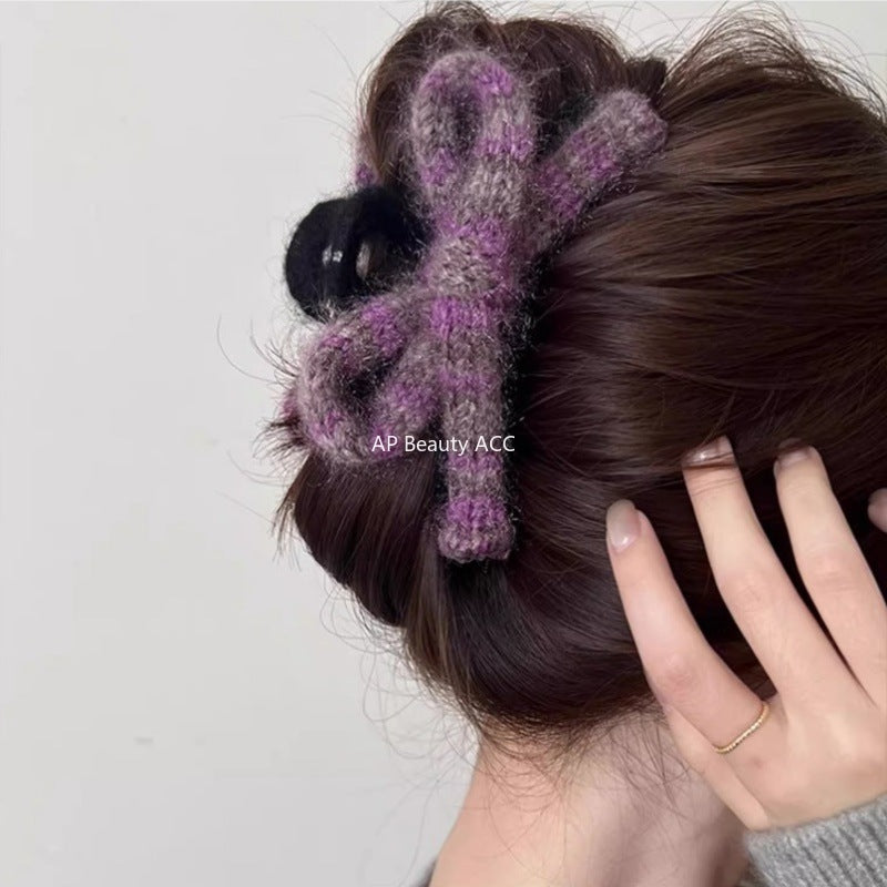 E廠-溫柔紫色毛線蝴蝶結抓夾2025新款秋冬毛絨髮夾後腦勺鯊魚夾高級感「26283」25.11-2