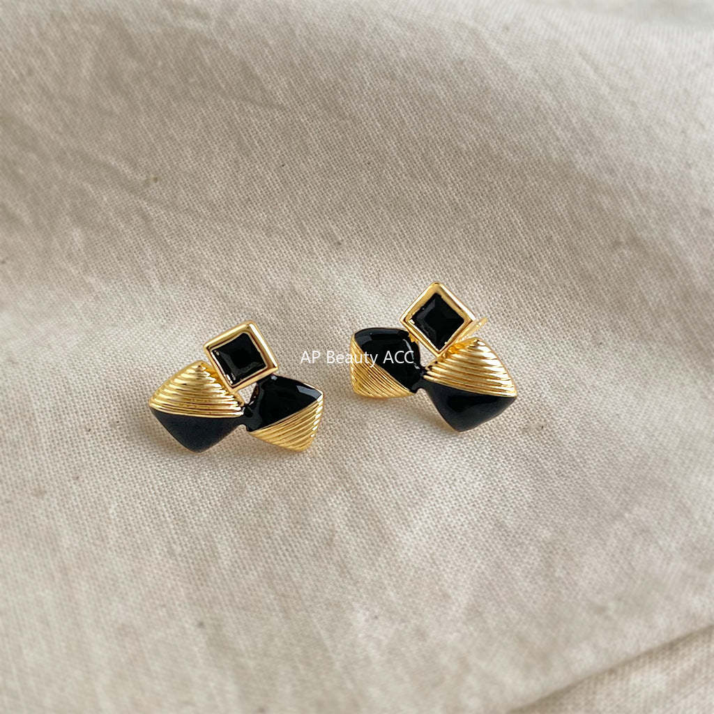 A廠-原始時尚高級感925銀針黑色琺瑯滴釉幾何鋯石耳環女 通勤方形耳飾「7182」25.12-1