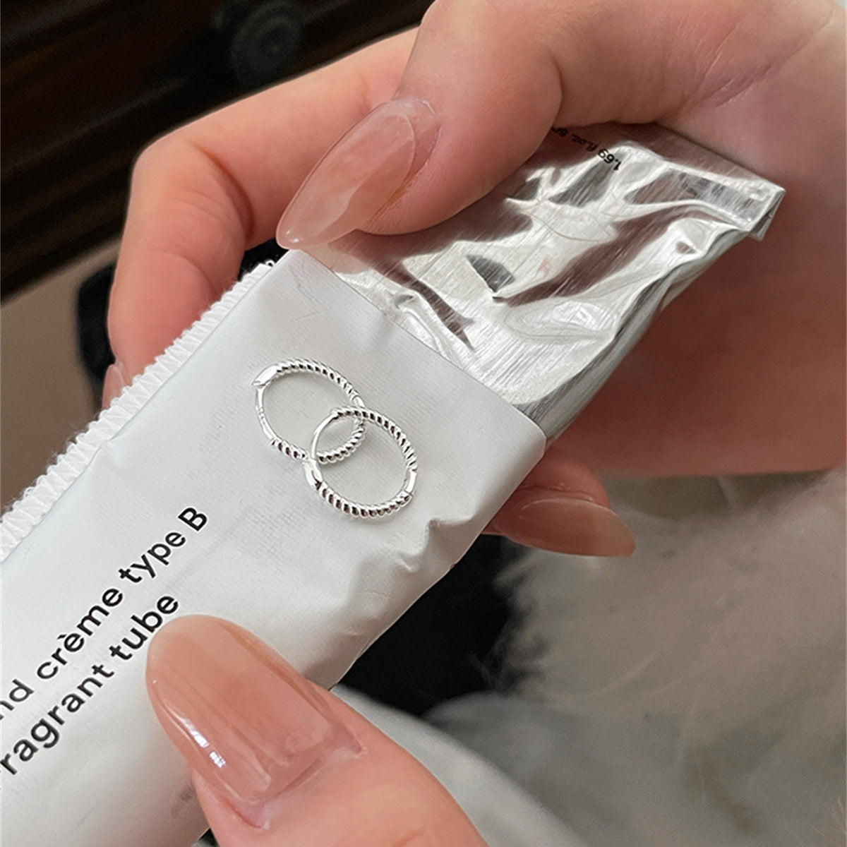 C廠-925銀針素圈麻花耳環女簡約高級感韓系風耳圈時尚百搭精緻耳飾「EH-3577」25.05-5