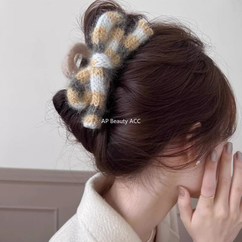 E廠-溫柔紫色毛線蝴蝶結抓夾2025新款秋冬毛絨髮夾後腦勺鯊魚夾高級感「26283」25.11-2