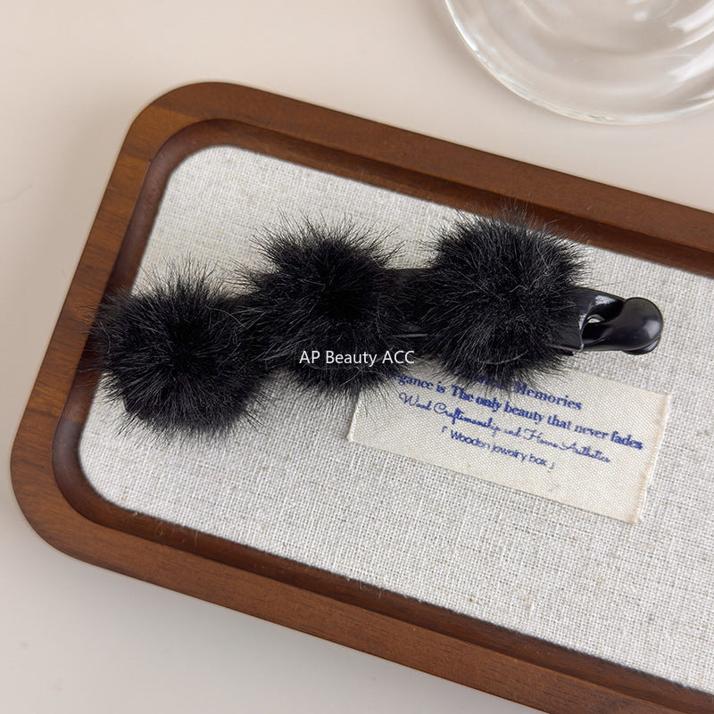 E廠-秋冬毛茸茸髮夾毛絨高馬尾抓夾後腦勺鯊魚夾子香蕉竪夾髮卡女頭飾「27660」25.11-2