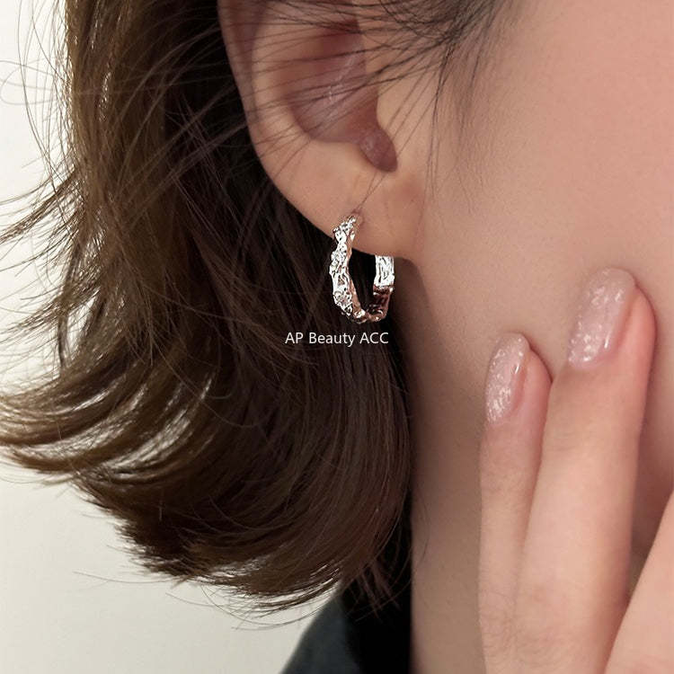 C廠-新款不規則錫紙紋銀針耳環女小眾簡約時髦素圈耳扣ins高級感耳環「EH-4315」25.12-2