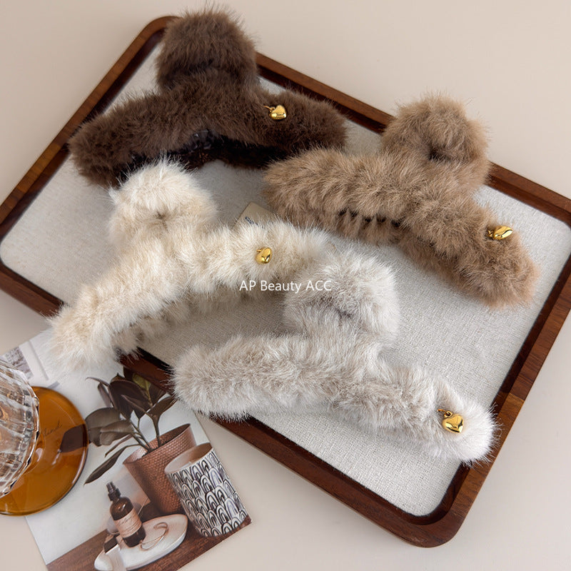 E廠-愛心毛絨頭髮抓夾鯊魚夾髮夾女高級感2025新款大號後腦勺夾子頭飾「26278」25.11-2