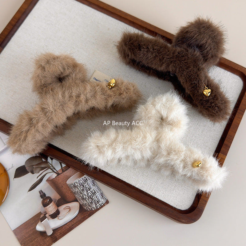 E廠-愛心毛絨頭髮抓夾鯊魚夾髮夾女高級感2025新款大號後腦勺夾子頭飾「26278」25.11-2