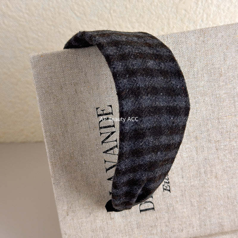 E廠-復古咖色格紋髮箍女日常外戴秋冬氛圍感寬邊頭箍高顱頂髮箍新款女「27632」25.11-1