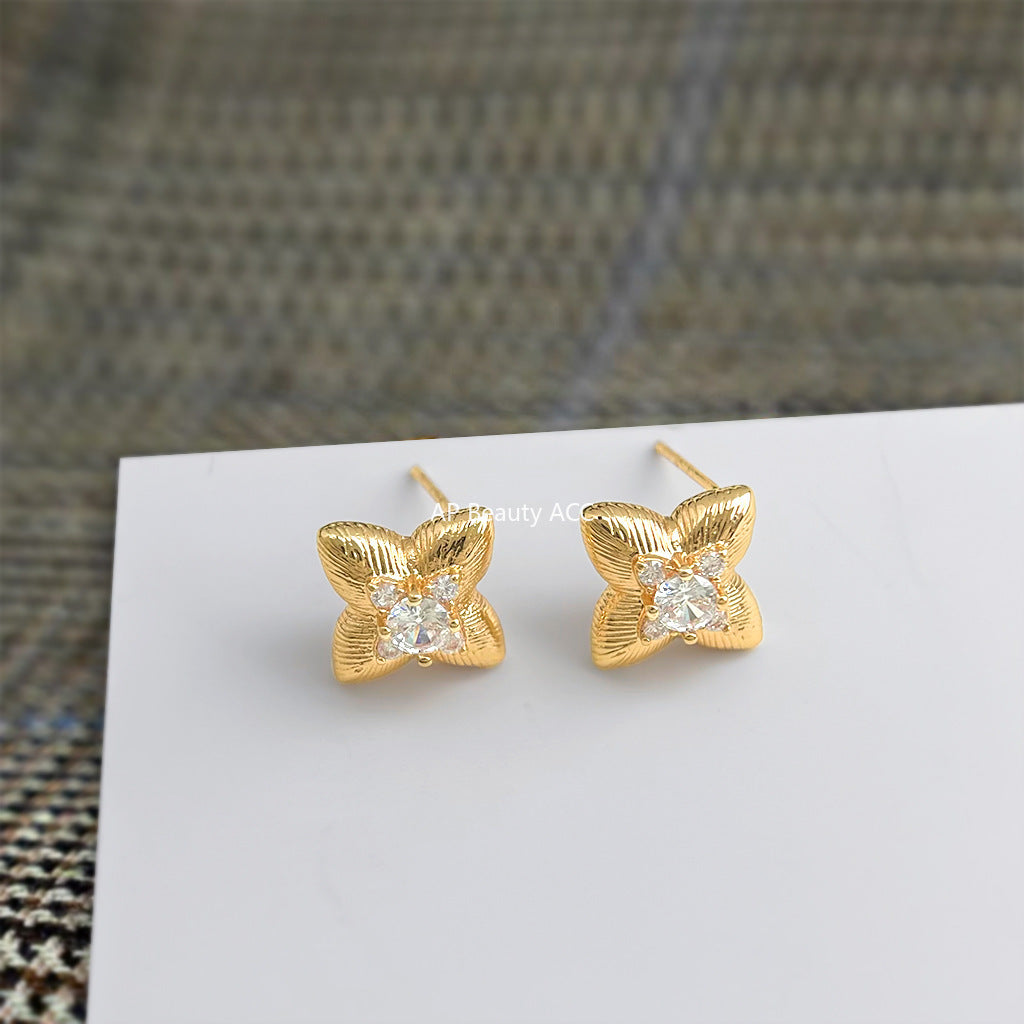 A廠-老錢風時尚高級感微鑲鋯石925銀針鍍14K通勤簡約芒星耳釘「7075」25.11-2