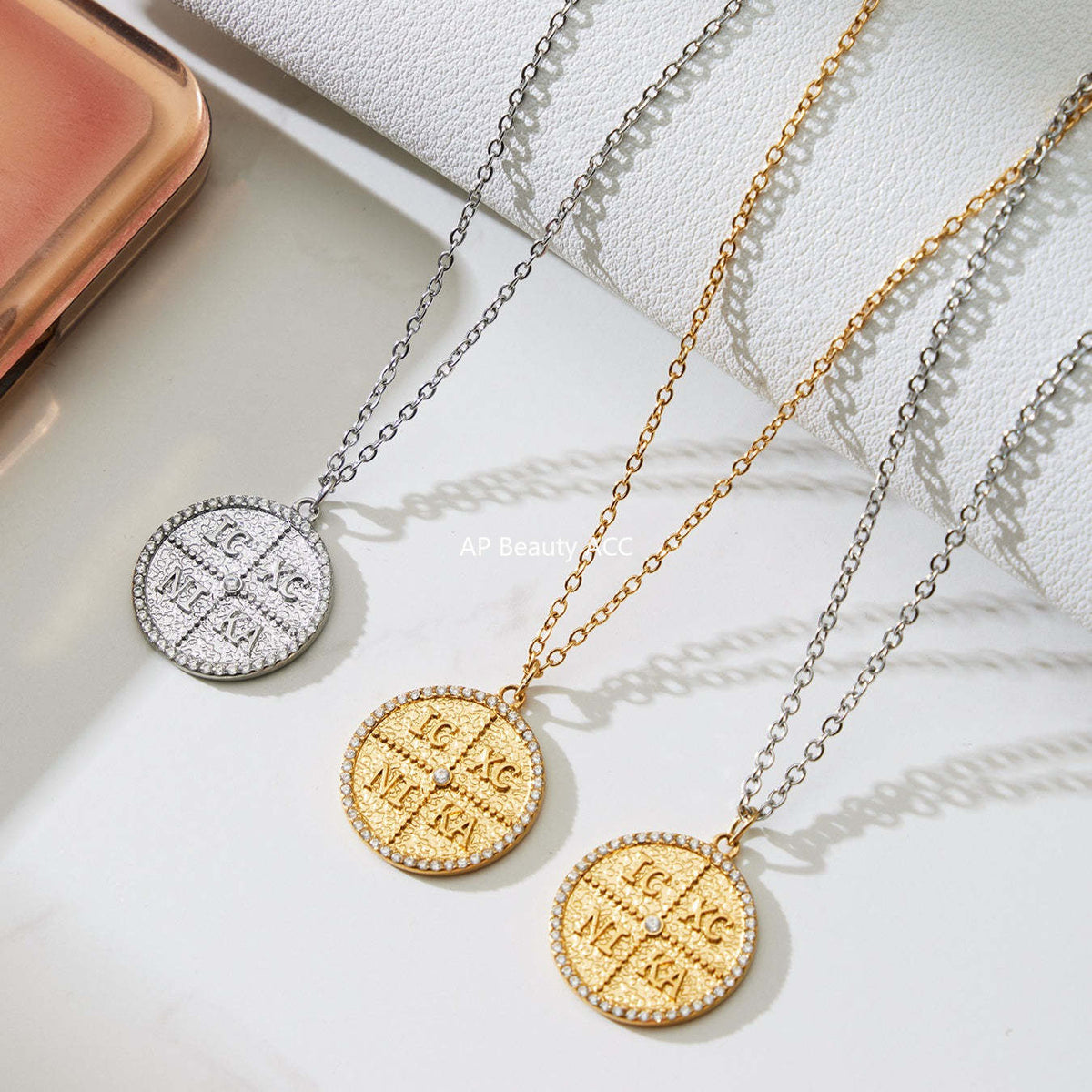 B廠-不鏽鋼鋯石字母圓牌吊墜鎖骨項鍊歐美輕奢百搭珠寶首飾鍍18k真金「P367」25.11-4