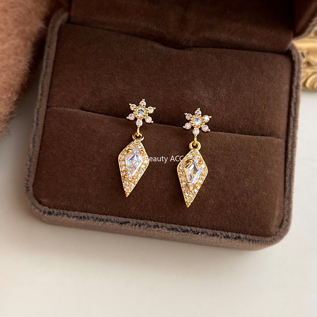 A廠-雪花冰晶微鑲鋯石時尚高級感輕奢風925銀針工廠耳環 小巧熱賣耳環「7079」25.11-2