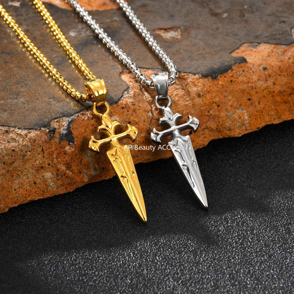 G廠-不鏽鋼男士飾品設計感時尚寶劍形十字吊墜金色「PN-2241」25.11-1