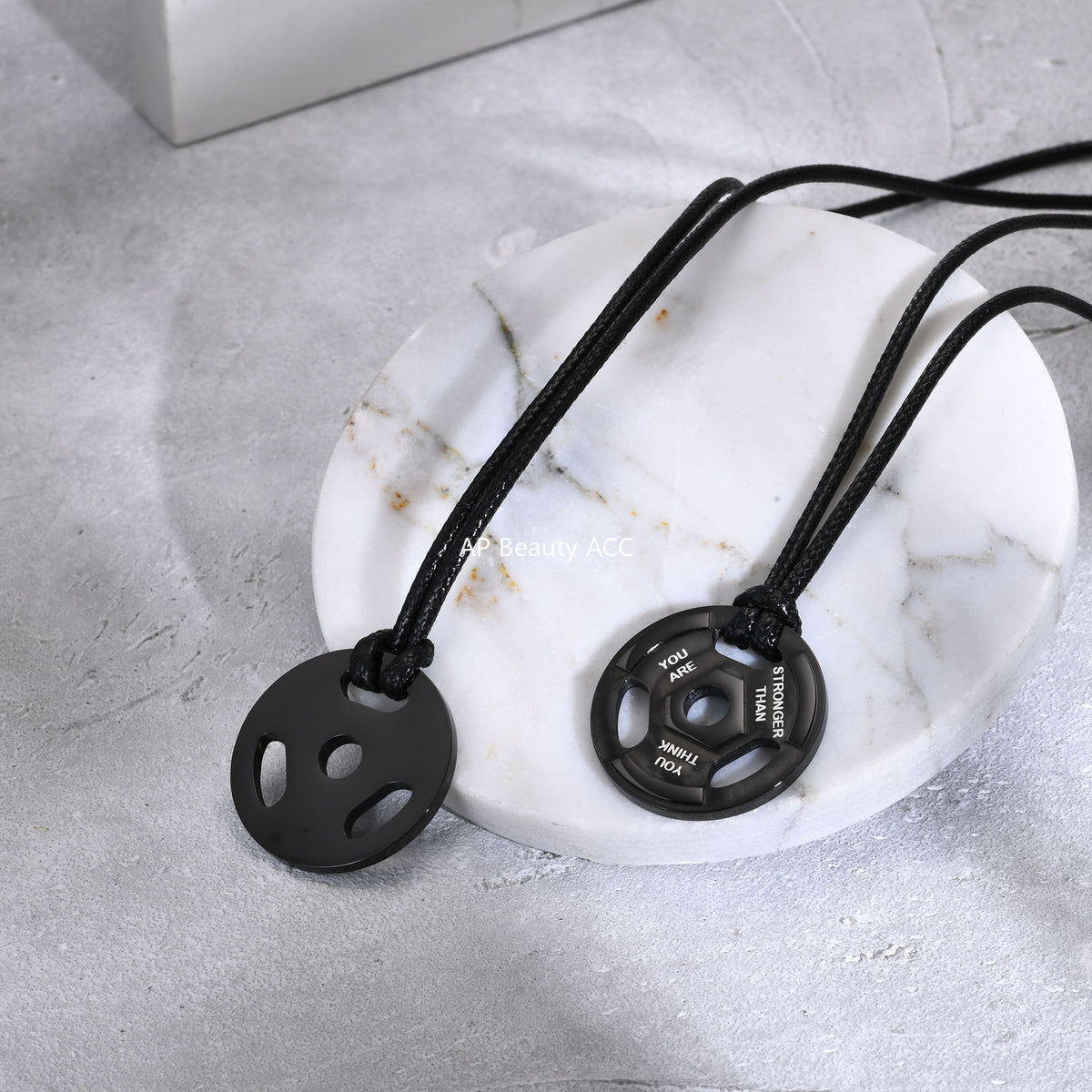 G廠-不鏽鋼歐美健身啞鈴片運動槓鈴吊墜都市極簡風男潮流飾品「PN-1891」25.11-2