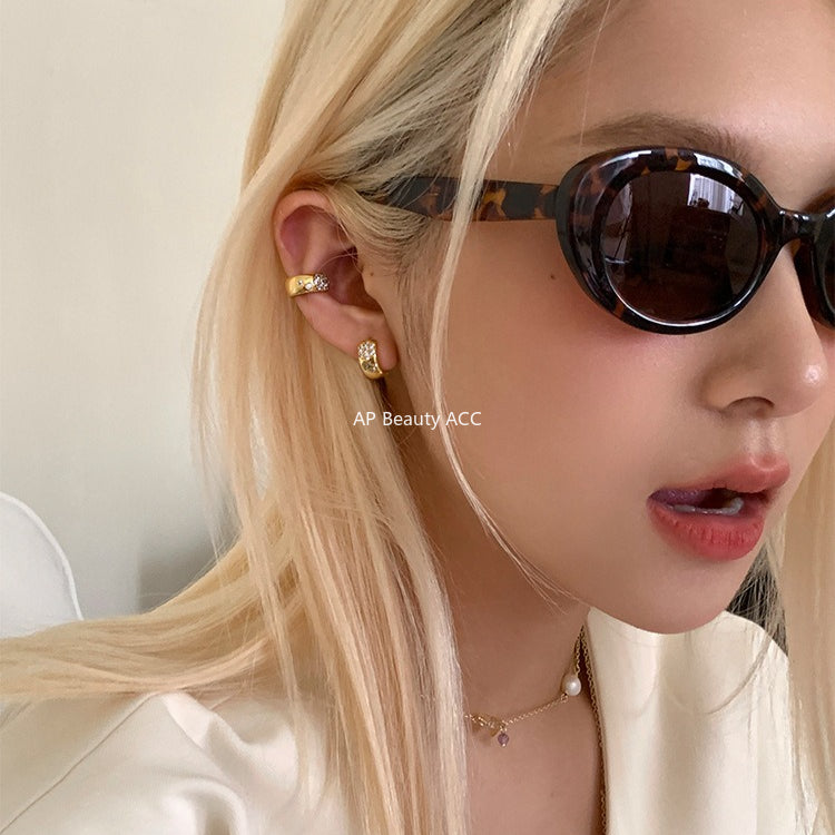 C廠-925銀針鋯石印花耳環女輕奢高級感秋冬氣質耳圈復古歐美字母耳飾「EH-4197」25.11-2