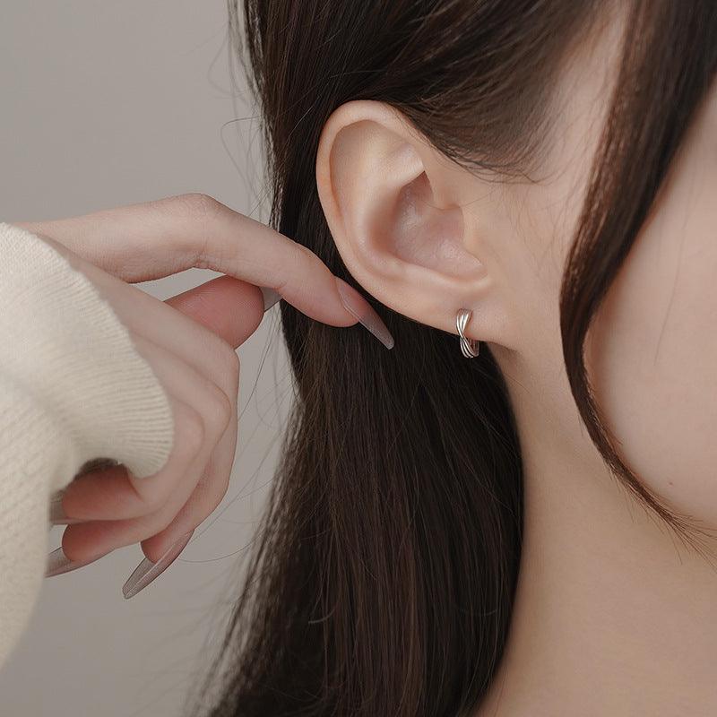 D廠-S999足銀個性扭轉條紋耳扣女甜酷風時尚百搭簡約學生耳飾「YC10277E_1」25.03-3