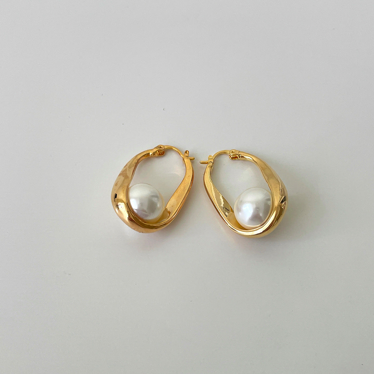 C廠-簡約復古百搭氣質珍珠耳環女時尚高級感秋冬耳扣輕奢精緻港風耳飾「EH-4131」25.11-2