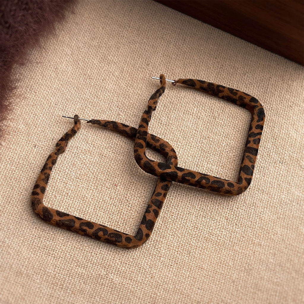 A廠-秋冬熱賣豹紋植絨誇張時尚歐美風幾何耳飾工廠 925銀針爆款耳環「6997-7000」25.10-5