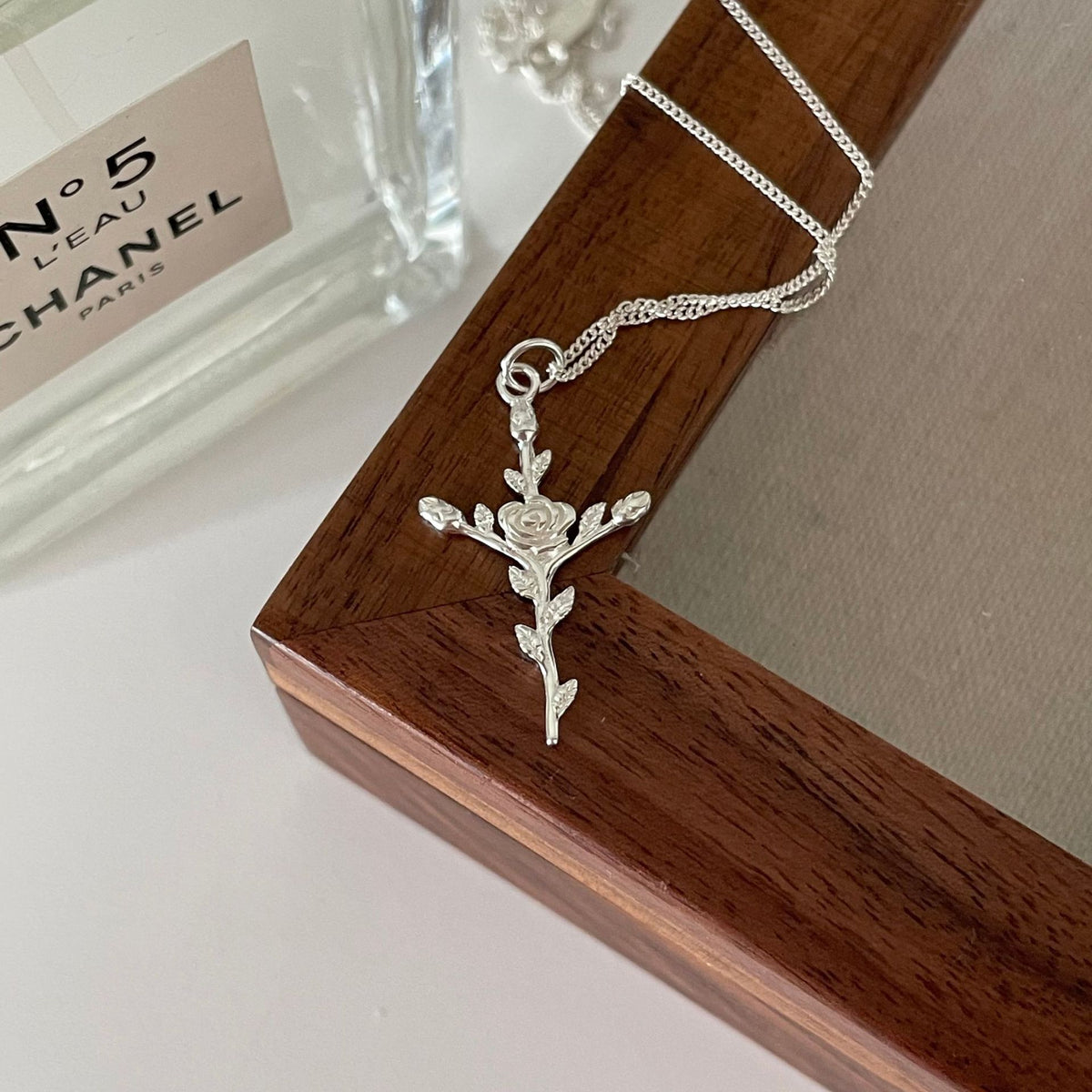 F廠-法式風飾品925純銀十字架玫瑰花吊墜女 ins小眾chic網紅項鍊「B804」25.07-2