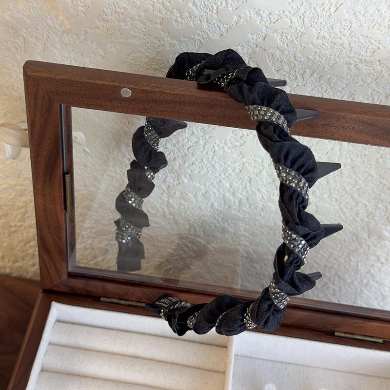 E廠-輕奢黑色纏繞布藝髮箍女2024新款氣質高級感壓髮帶齒防滑頭箍髮卡「26706」25.03-4