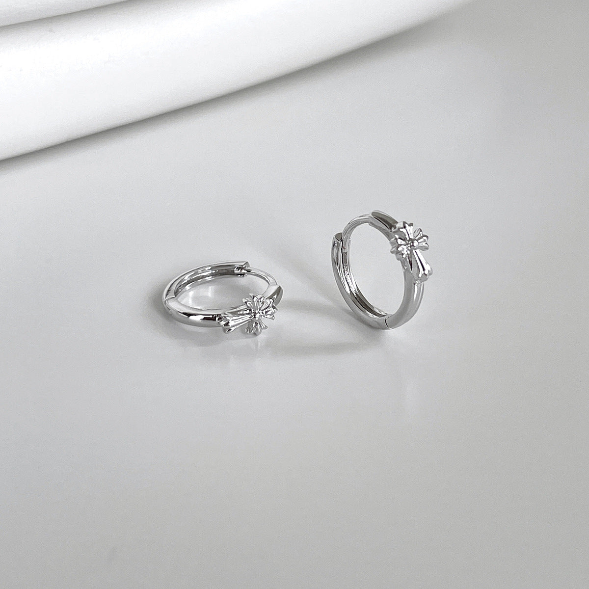 C廠-復古潮流十字架耳環女酷颯時尚嘻哈風銀針耳扣高級感個性設計耳飾「EH-4288」25.11-4