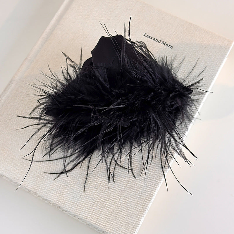 E廠-黑色羽毛緞面三角抓夾頭飾女高級感2025新款飽滿後腦勺鯊魚髮夾子「27785」25.12-2