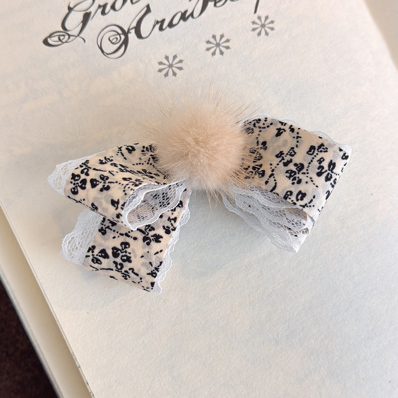 E廠-碎花毛球蝴蝶結髮夾鴨嘴夾半扎髮後腦勺香蕉夾高級感髮飾髮卡頭飾「27774」25.12-2