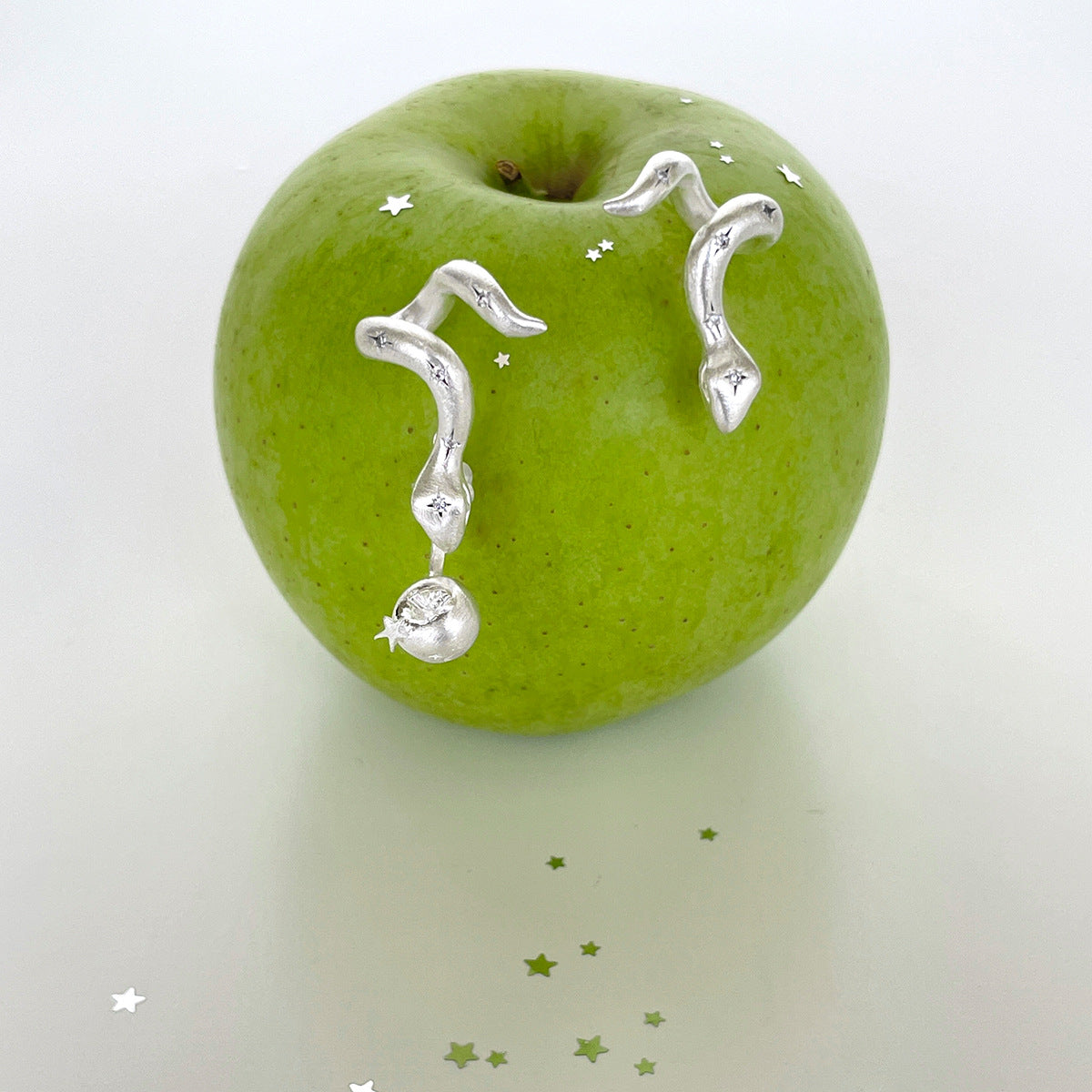 C廠-精緻甜美童趣風小蛇追蘋果銀針耳釘女小眾獨特高級感耳環秋冬耳飾「EH-4118」25.11-1