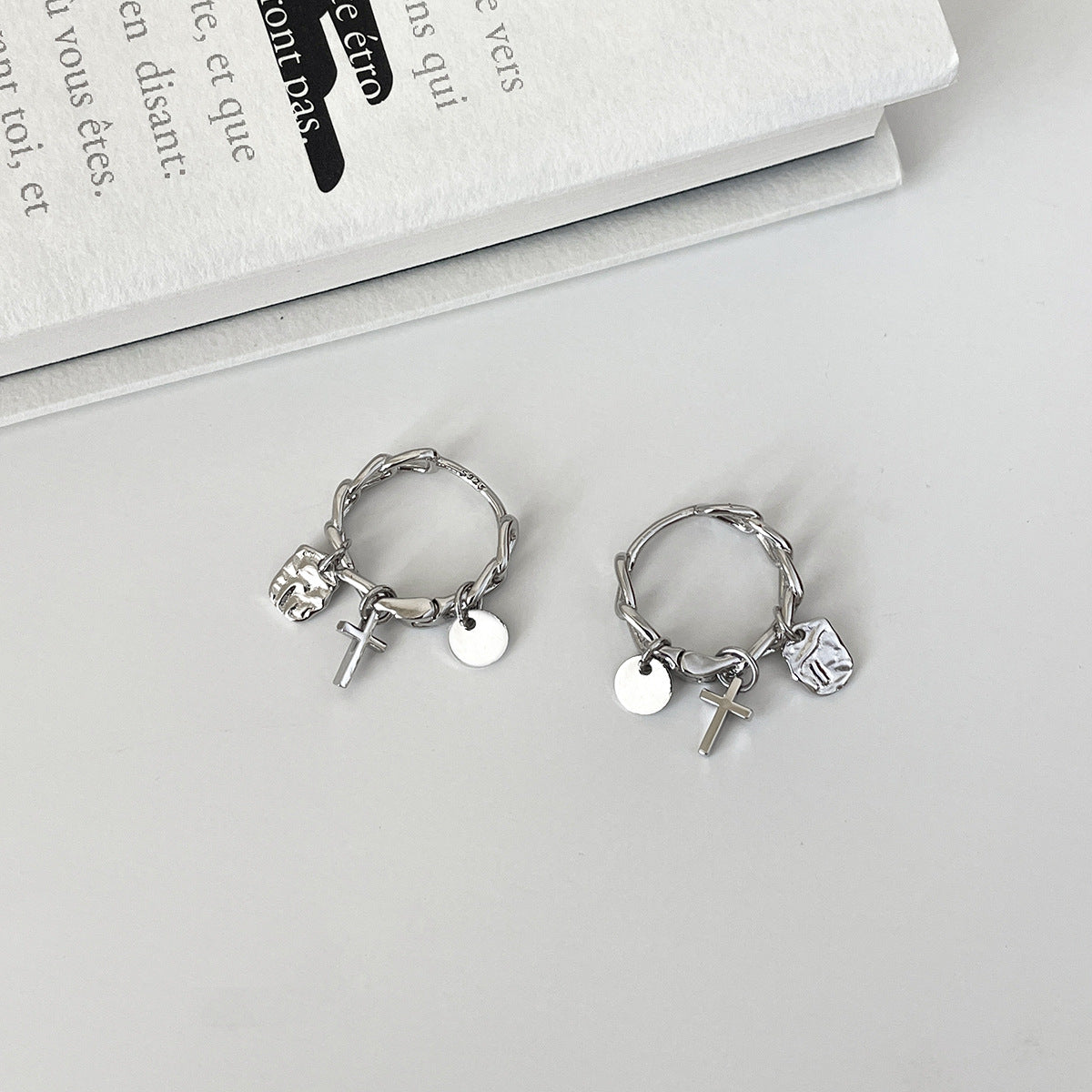 C廠-歐美設計感925銀針十字架吊墜耳環女冷淡風潮流酷颯耳扣秋冬耳飾「EH-4270」25.11-4