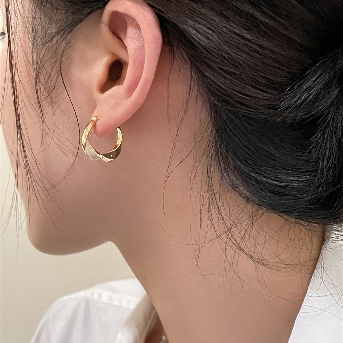 C廠-港風復古莫比烏斯滴釉耳環女小眾設計冷淡風銀針耳圈高級氣質耳扣「EH-3705」25.08-2