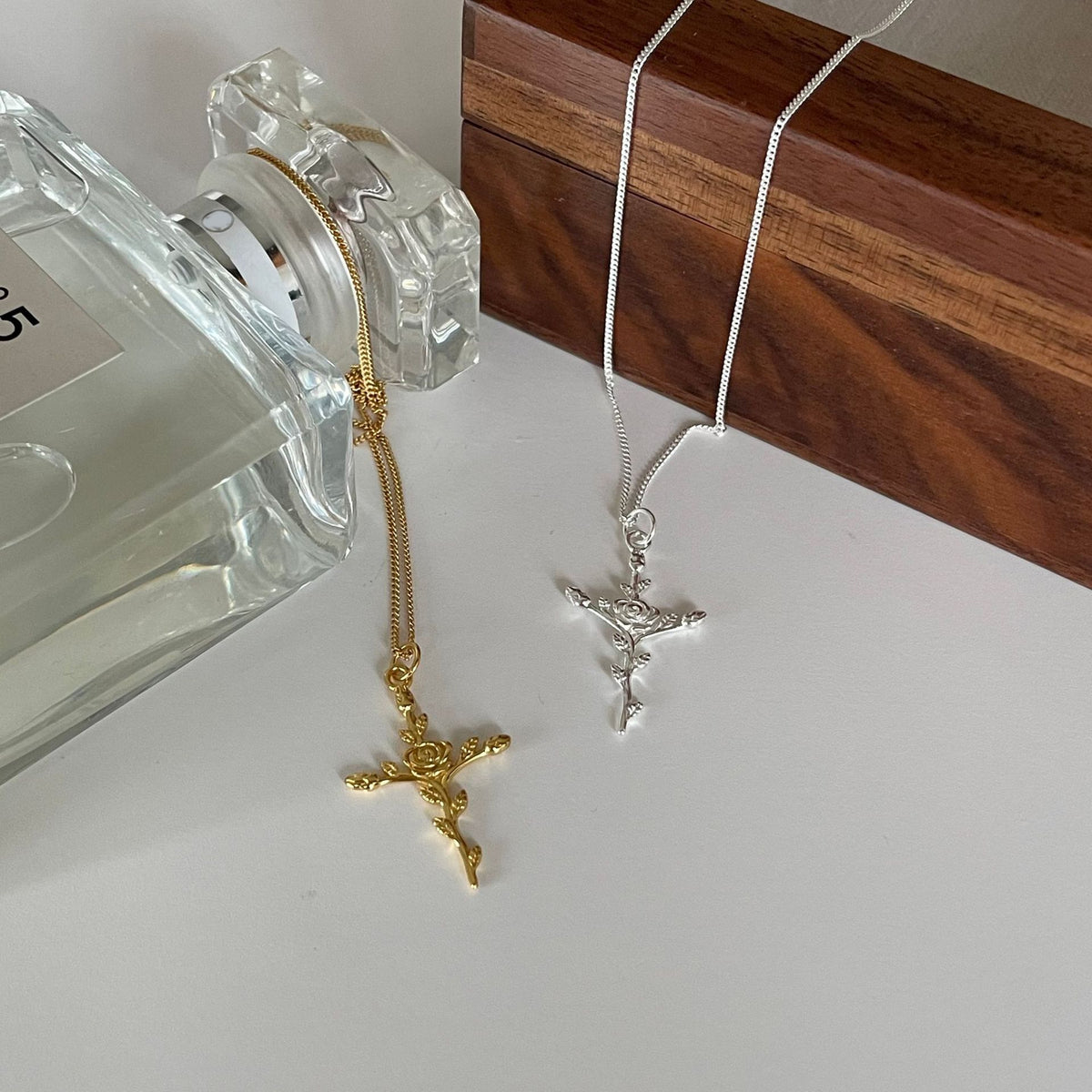 F廠-法式風飾品925純銀十字架玫瑰花吊墜女 ins小眾chic網紅項鍊「B804」25.07-2