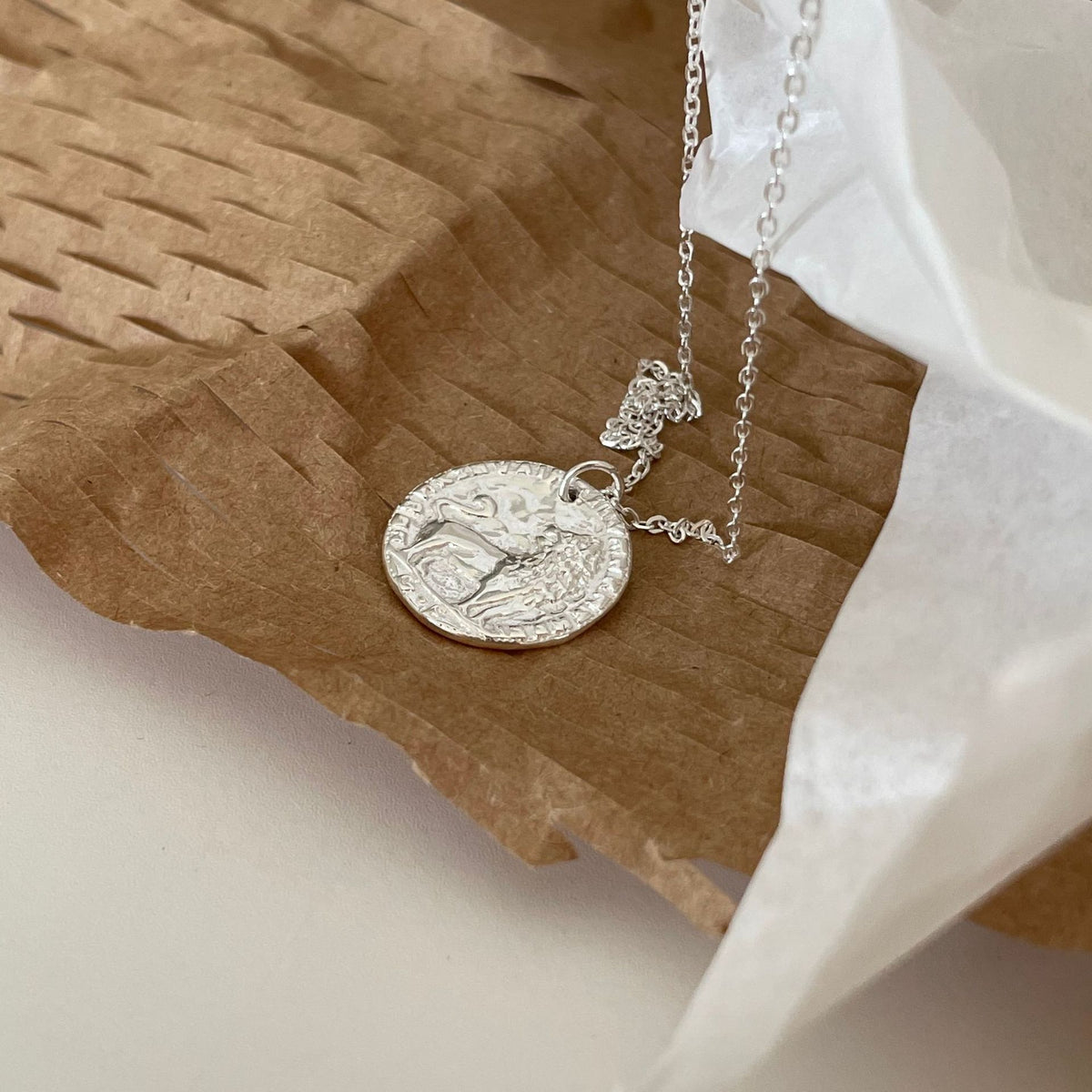 F廠-法式風小眾古典浮雕我是勇敢的小獅子925純銀金色吊墜項「B771」25.11-2