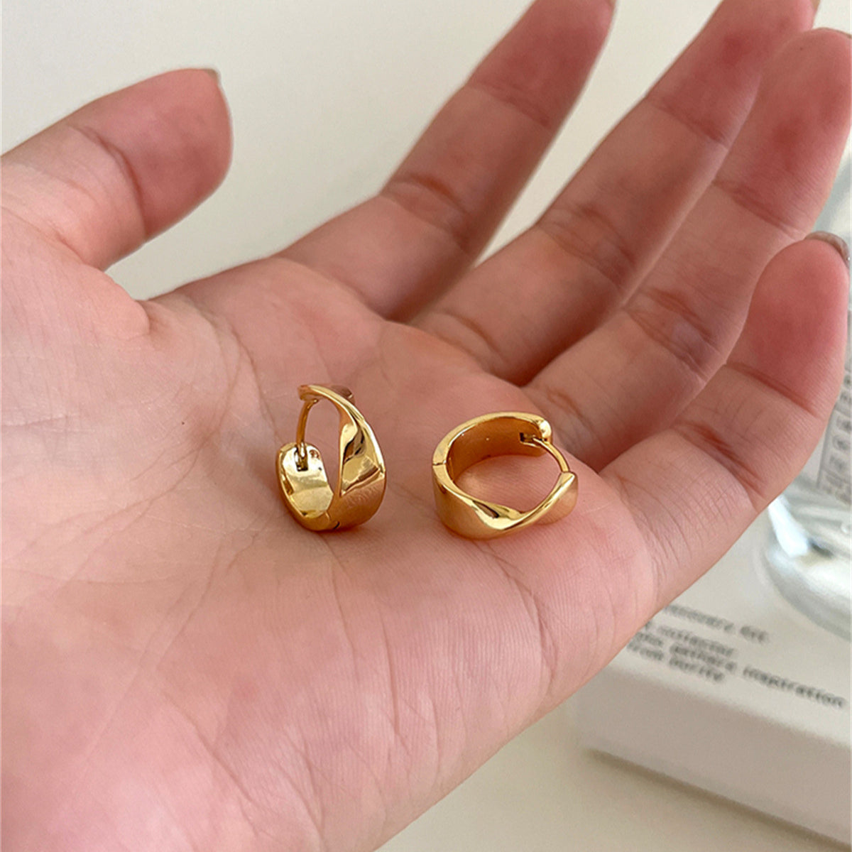 C廠-925銀針莫比烏斯素圈耳環女簡約設計感高級個性ins冷淡風輕奢耳圈「EH-3965」25.09-2