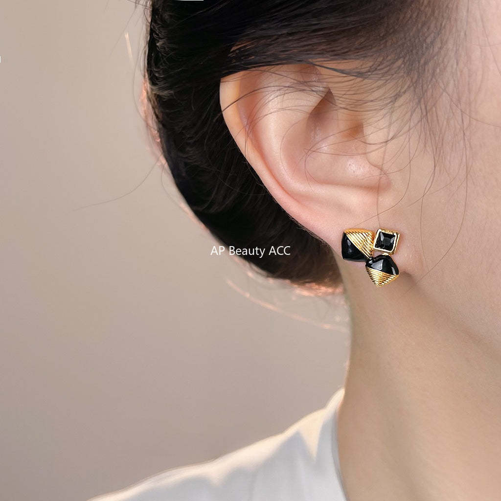 A廠-原始時尚高級感925銀針黑色琺瑯滴釉幾何鋯石耳環女 通勤方形耳飾「7182」25.12-1