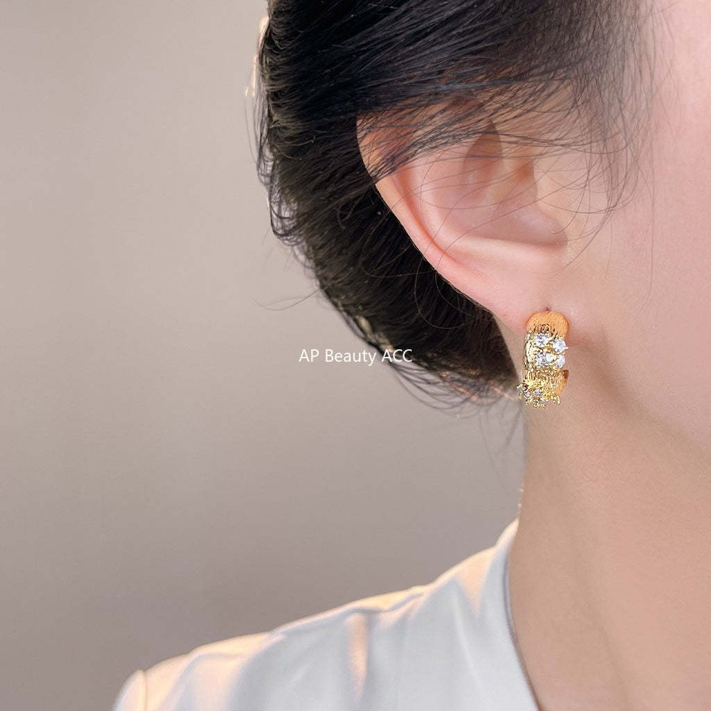 A廠-時尚高級感鑲嵌鋯石925銀針半圓幾何老錢風 新款耳飾工廠耳環「7103」25.11-3