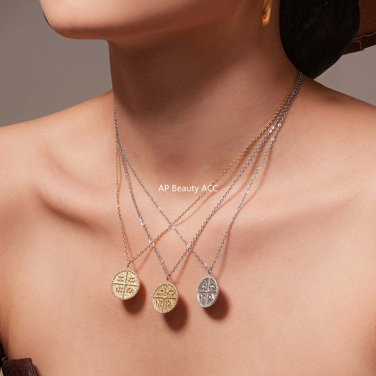 B廠-不鏽鋼鋯石字母圓牌吊墜鎖骨項鍊歐美輕奢百搭珠寶首飾鍍18k真金「P367」25.11-4