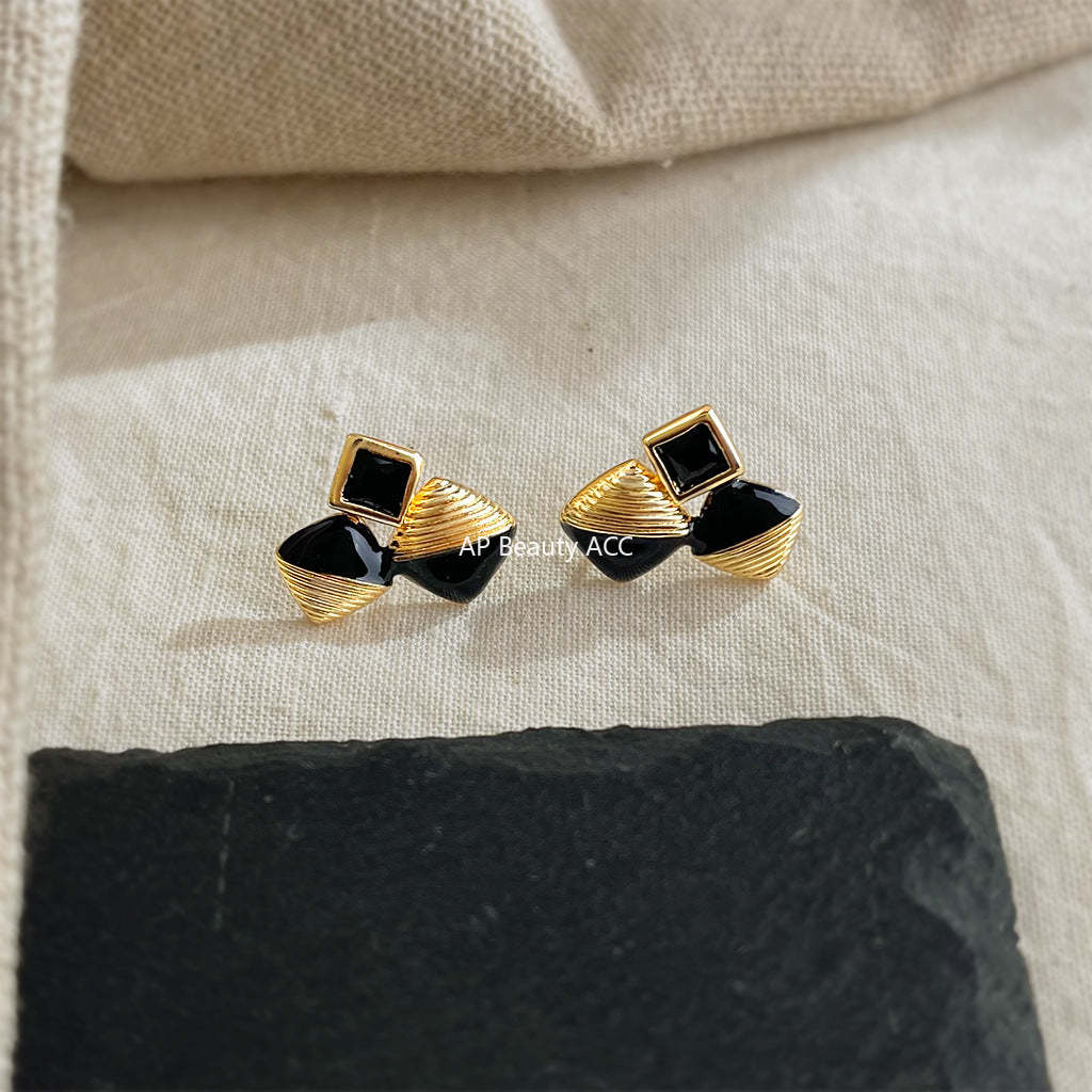 A廠-原始時尚高級感925銀針黑色琺瑯滴釉幾何鋯石耳環女 通勤方形耳飾「7182」25.12-1