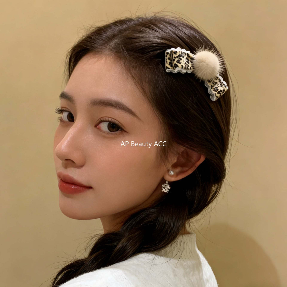 E廠-碎花毛球蝴蝶結髮夾鴨嘴夾半扎髮後腦勺香蕉夾高級感髮飾髮卡頭飾「27774」25.12-2