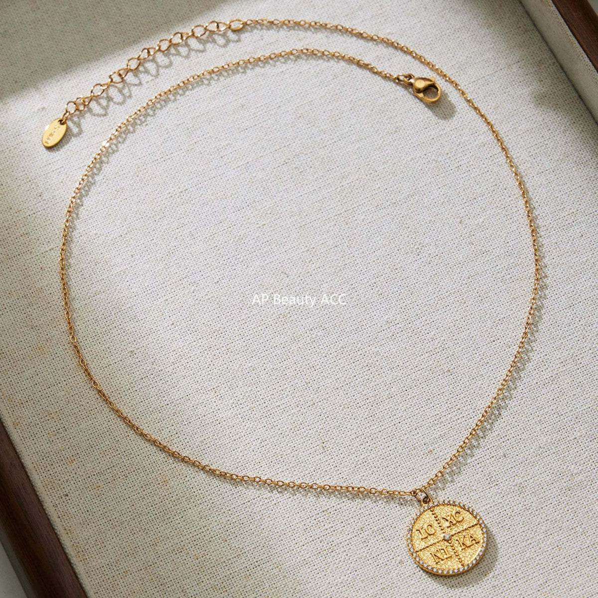 B廠-不鏽鋼鋯石字母圓牌吊墜鎖骨項鍊歐美輕奢百搭珠寶首飾鍍18k真金「P367」25.11-4