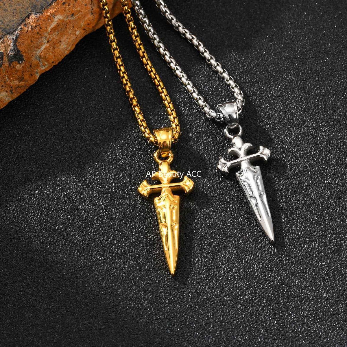 G廠-不鏽鋼男士飾品設計感時尚寶劍形十字吊墜金色「PN-2241」25.11-1