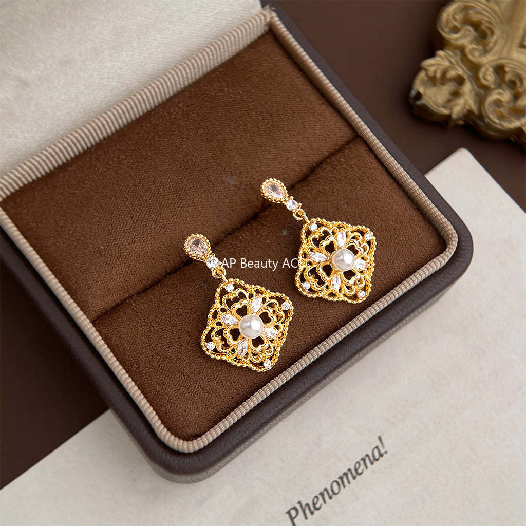 A廠-原創時尚高級感輕奢風925銀針鑲嵌鋯石方形幾何紋樣新耳飾 耳環「7195」25.12-1