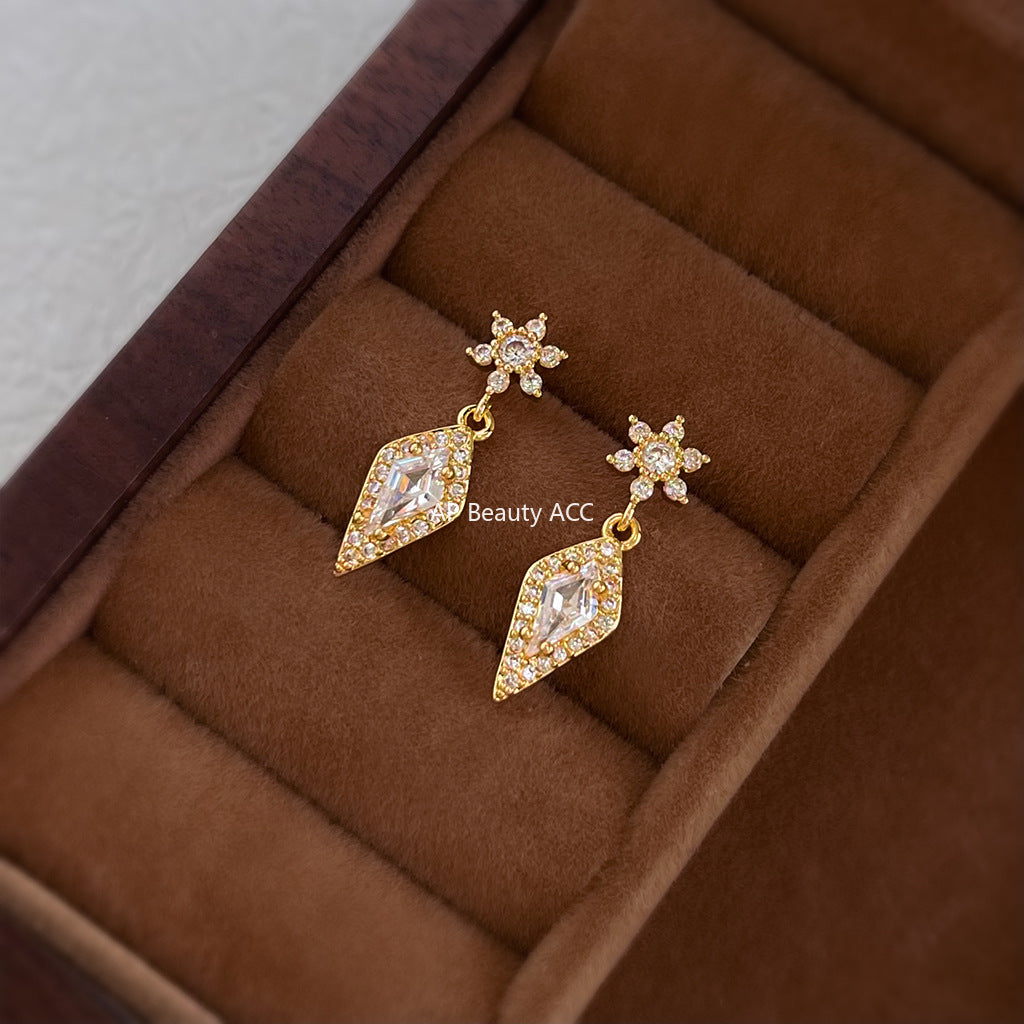 A廠-雪花冰晶微鑲鋯石時尚高級感輕奢風925銀針工廠耳環 小巧熱賣耳環「7079」25.11-2