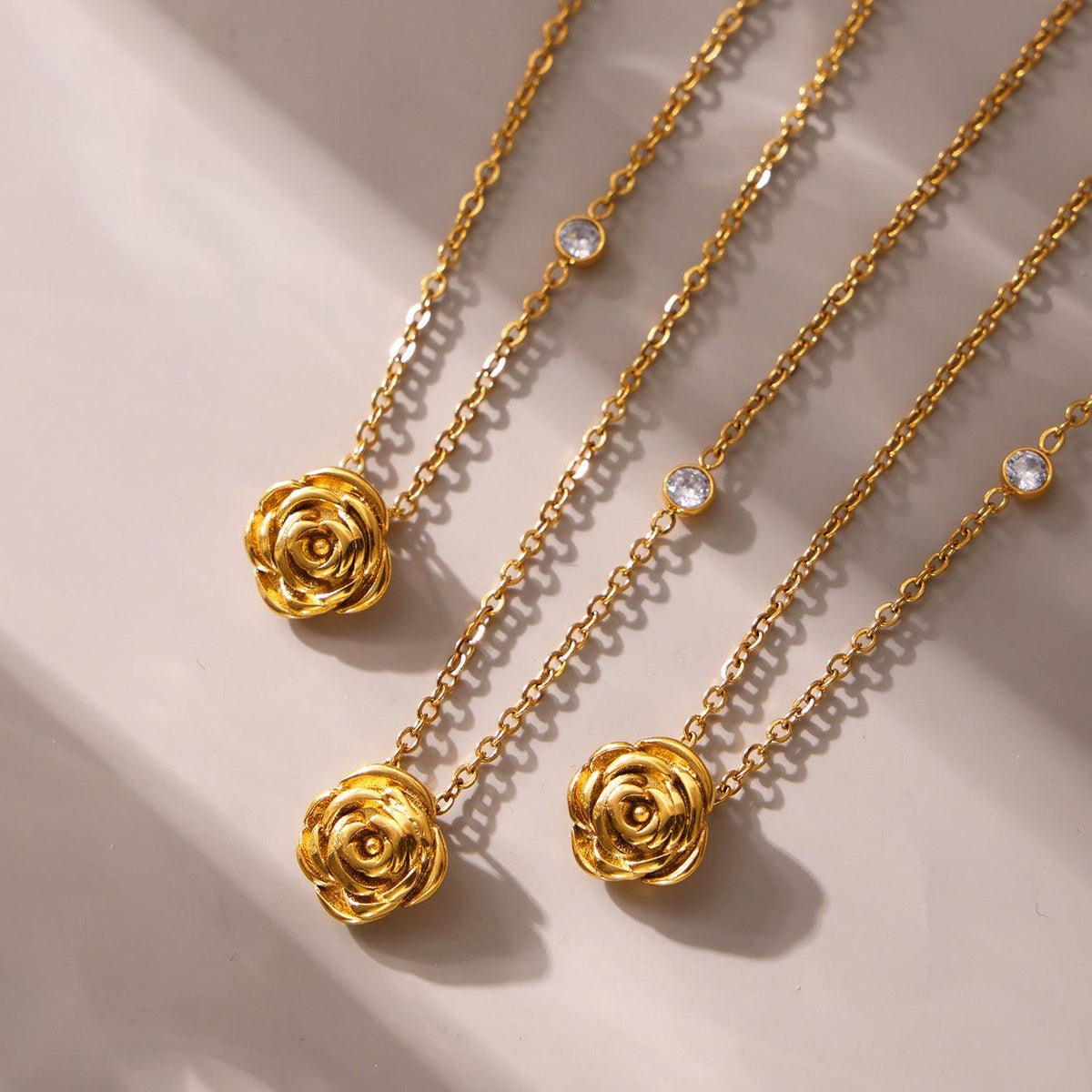 B廠-ins風玫瑰花鋯石吊墜鎖骨項鍊歐美輕奢不鏽鋼保色女生飾品「P668-P873」25.04-2