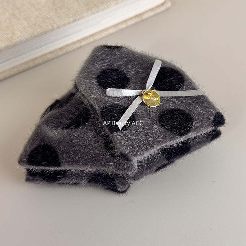 E廠-波點毛絨三角抓夾女鯊魚夾2025新款高級感後腦勺大號髮夾秋冬髮飾「27615」25.10-5