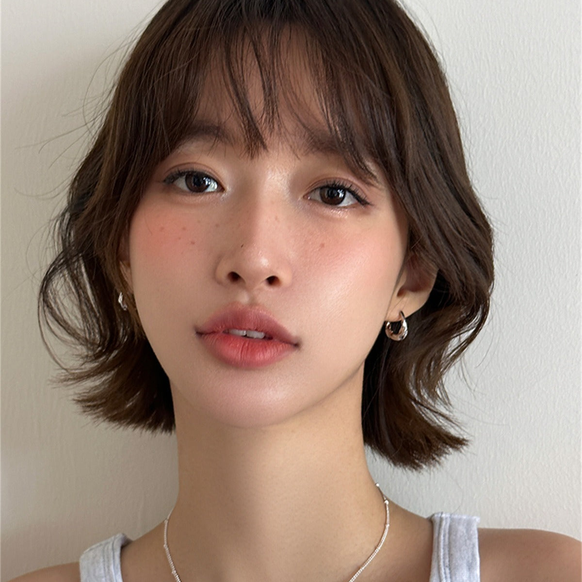 C廠-高級感簡約時尚扭曲素圈耳環女925銀針通勤百搭耳圈輕奢新款耳飾「EH-4024」25.10-2